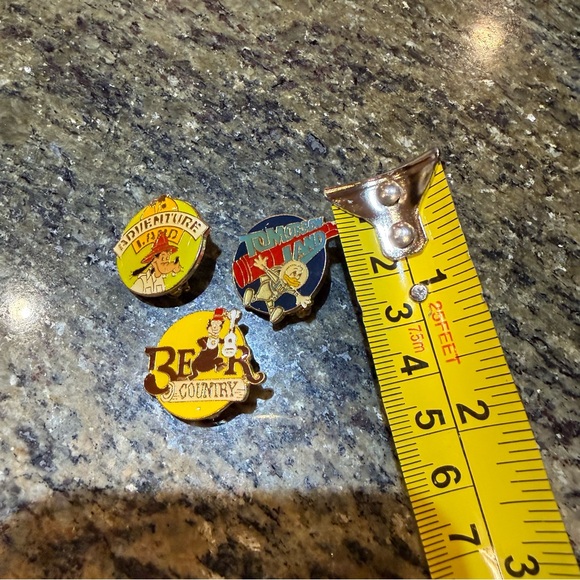 Vintage Disney Pins Adventureland Tomorrowland Bear Country 80s Lot Enamel Retro - Picture 4 of 4